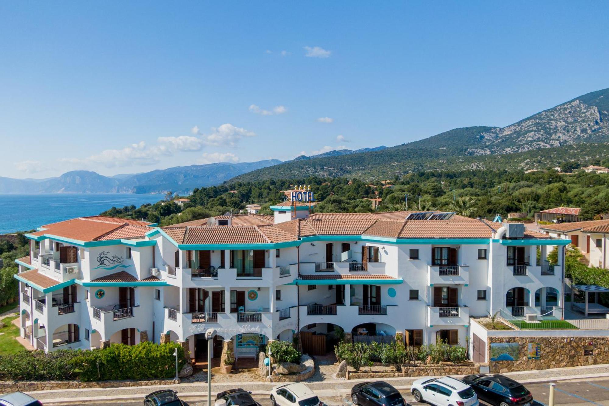 I Ginepri Hotel Cala Gonone Eksteriør billede