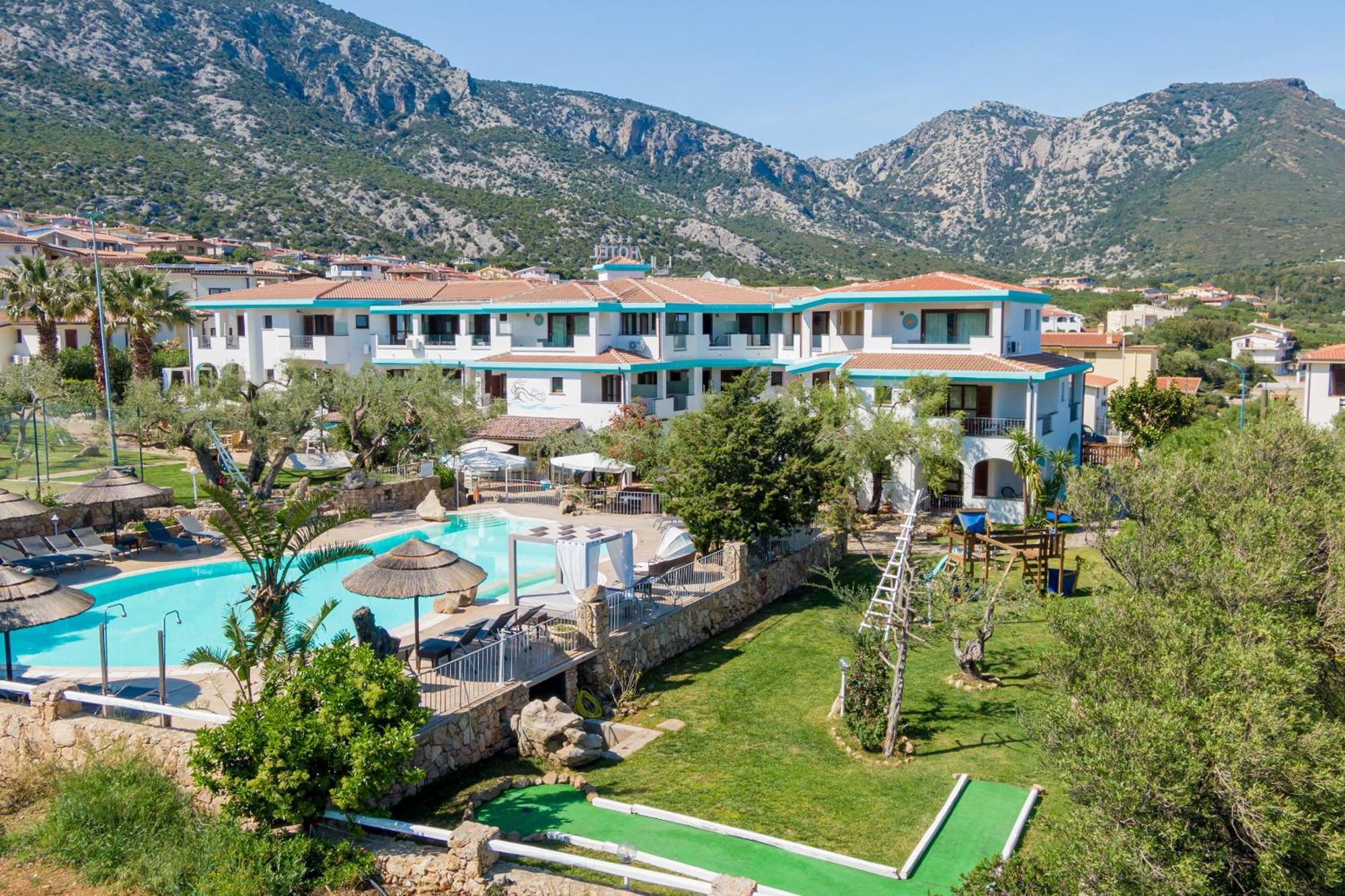 I Ginepri Hotel Cala Gonone Eksteriør billede